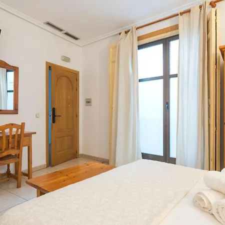 Centro Πανσιόν 2*